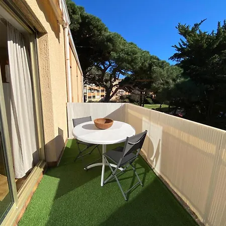 Port 2 Ch Terrasses Box Lägenhet Hyères