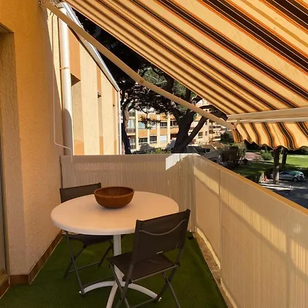 Port 2 Ch Terrasses Box Hyères