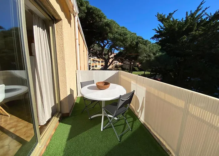 Port 2 Ch Terrasses Box Apartment Hyeres